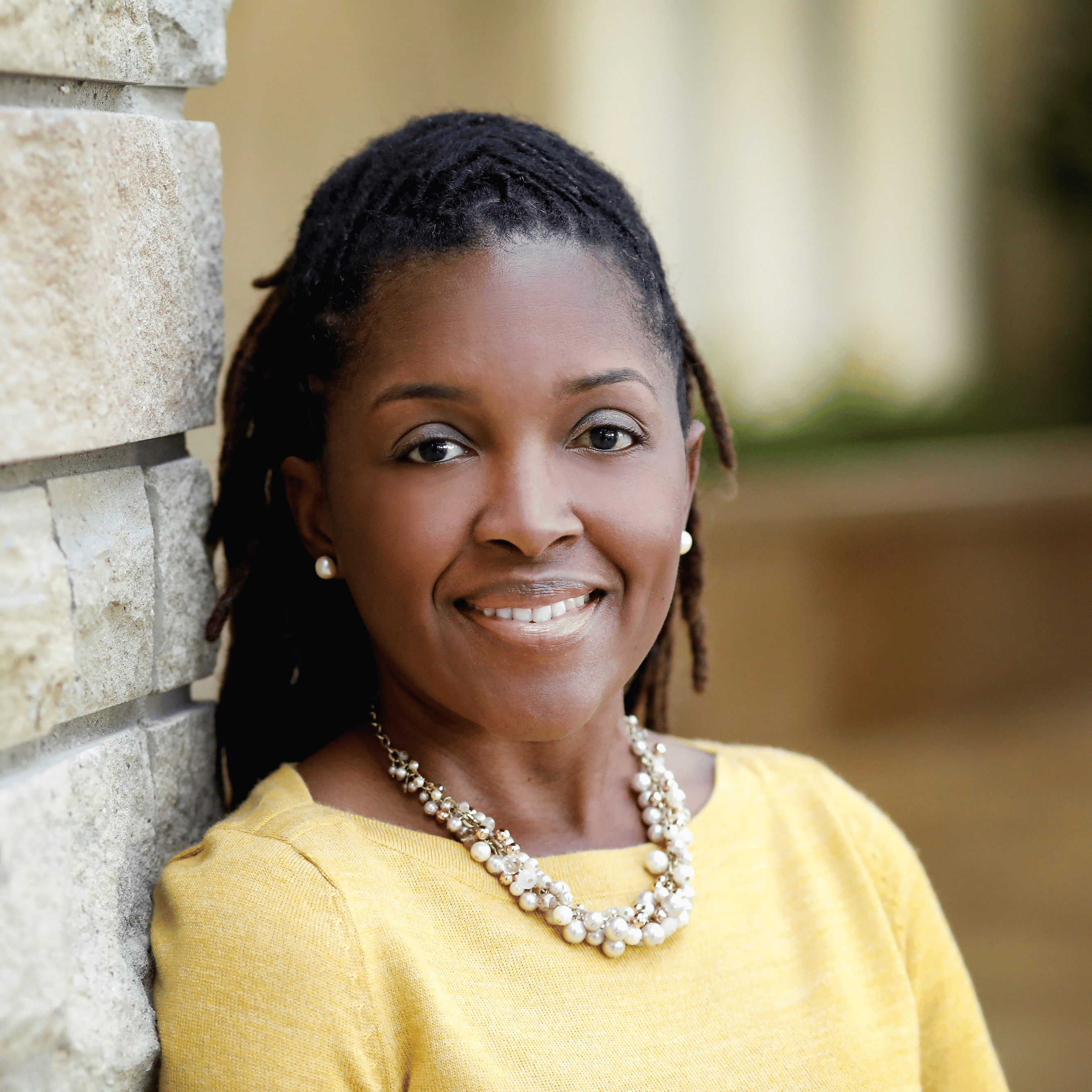 Dr. Candace Smith-King headshot.